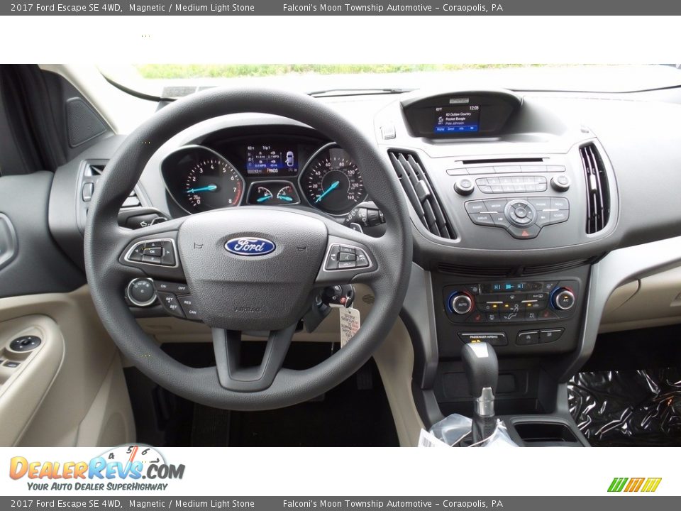 2017 Ford Escape SE 4WD Magnetic / Medium Light Stone Photo #8