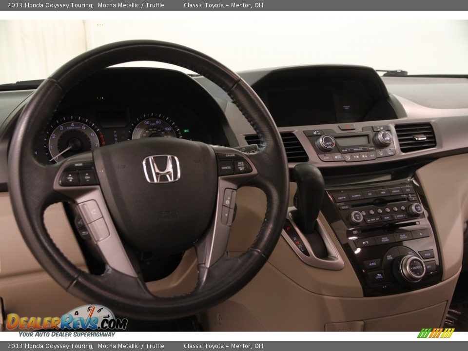 2013 Honda Odyssey Touring Mocha Metallic / Truffle Photo #8