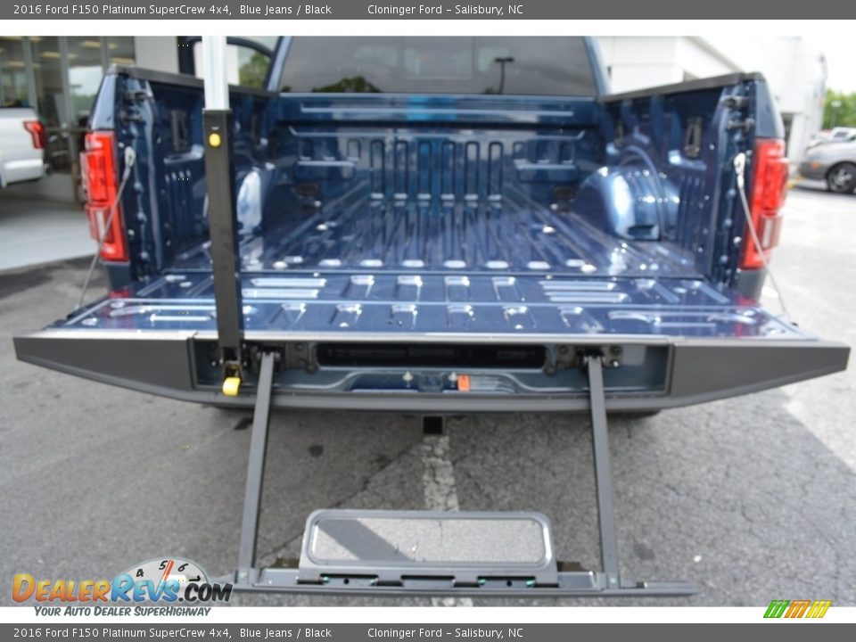 2016 Ford F150 Platinum SuperCrew 4x4 Blue Jeans / Black Photo #11