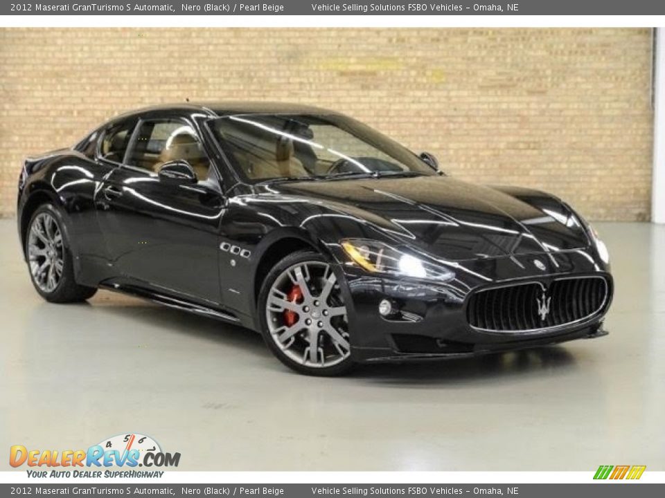 Front 3/4 View of 2012 Maserati GranTurismo S Automatic Photo #3