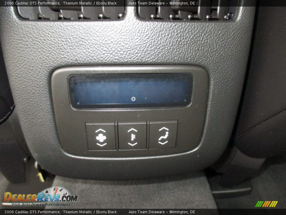 2006 Cadillac DTS Performance Titanium Metallic / Ebony Black Photo #17