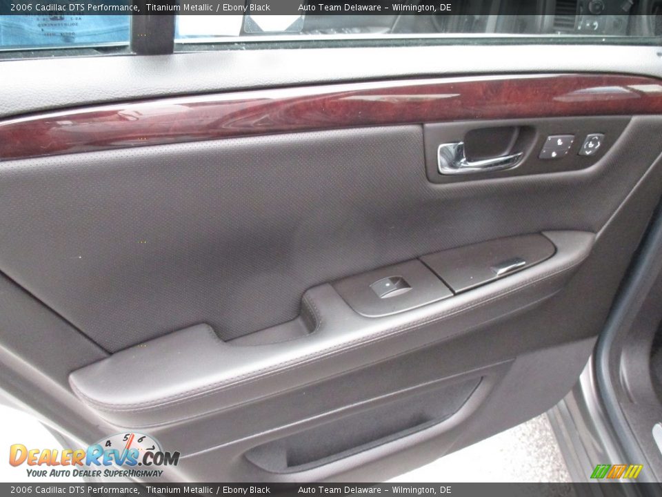 2006 Cadillac DTS Performance Titanium Metallic / Ebony Black Photo #23