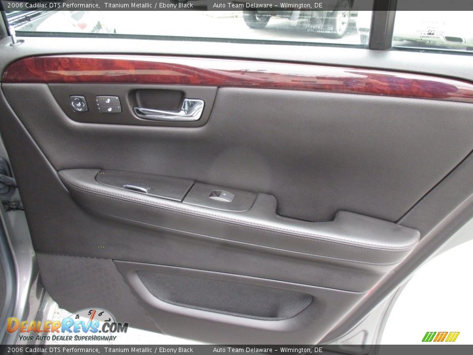2006 Cadillac DTS Performance Titanium Metallic / Ebony Black Photo #24