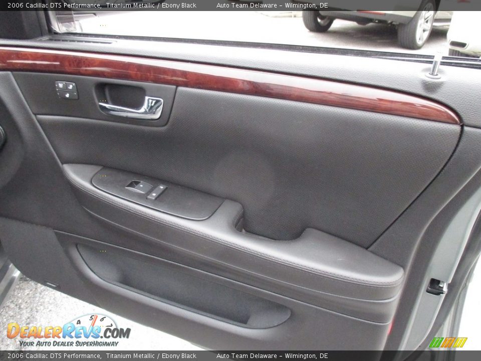 2006 Cadillac DTS Performance Titanium Metallic / Ebony Black Photo #25