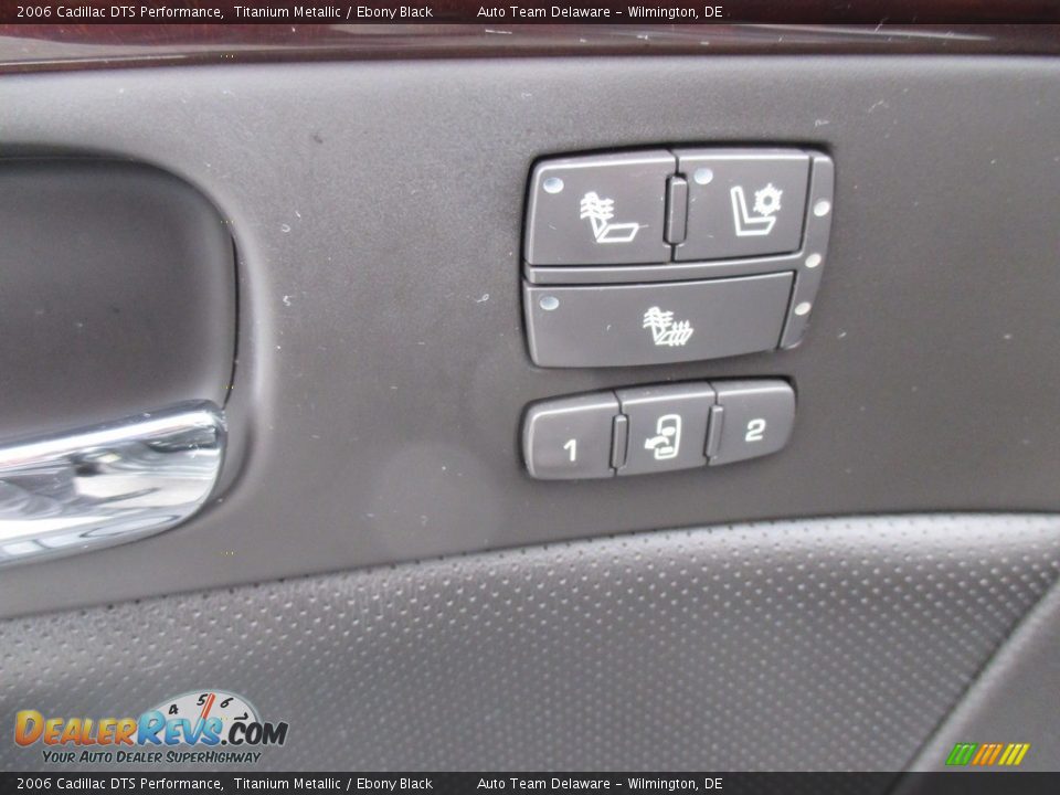 2006 Cadillac DTS Performance Titanium Metallic / Ebony Black Photo #28