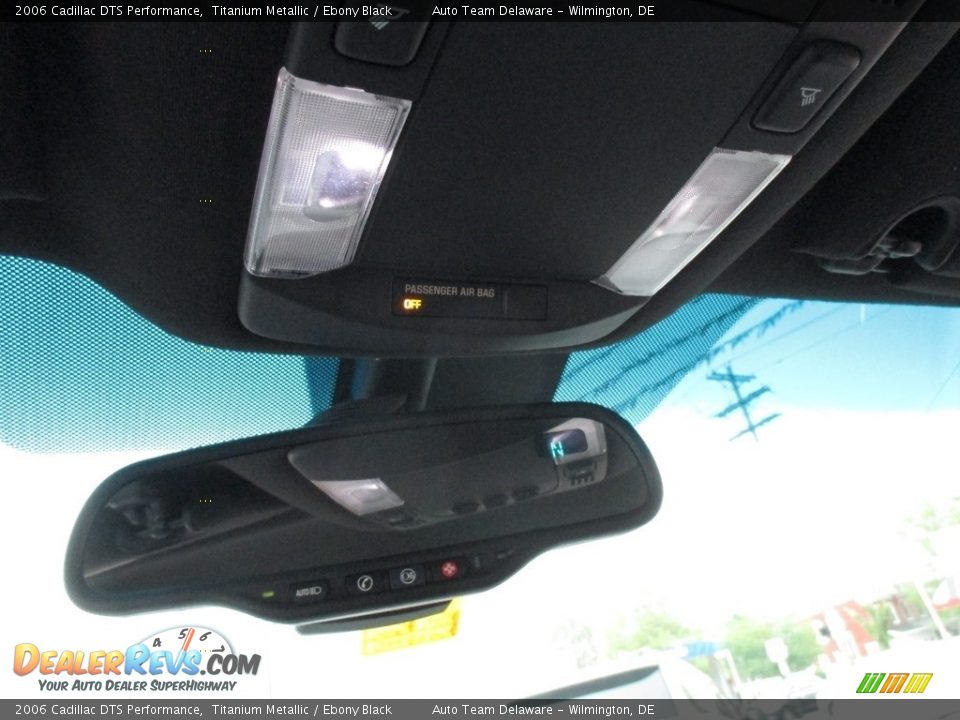 2006 Cadillac DTS Performance Titanium Metallic / Ebony Black Photo #33