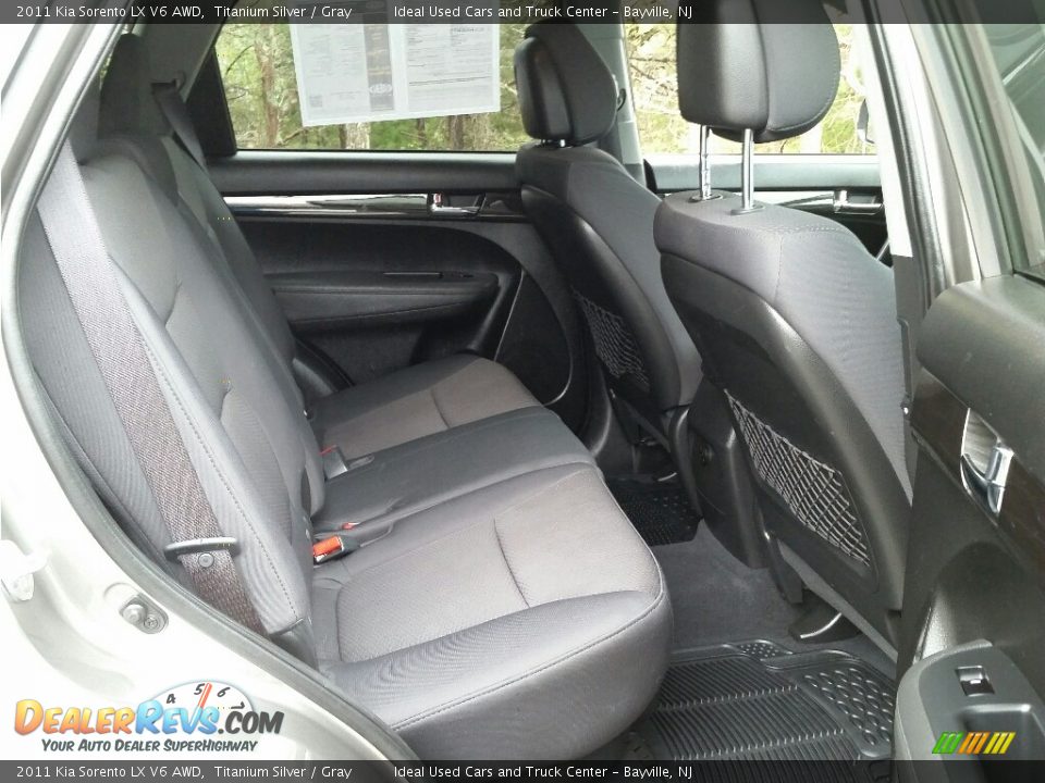 2011 Kia Sorento LX V6 AWD Titanium Silver / Gray Photo #13