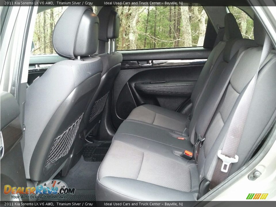 2011 Kia Sorento LX V6 AWD Titanium Silver / Gray Photo #21