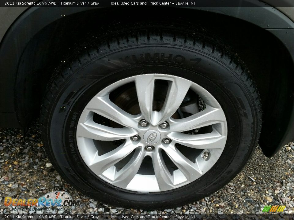 2011 Kia Sorento LX V6 AWD Titanium Silver / Gray Photo #26