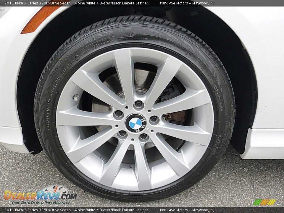 2011 BMW 3 Series 328i xDrive Sedan Alpine White / Oyster/Black Dakota Leather Photo #32