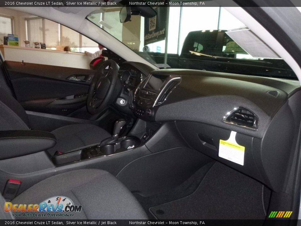 2016 Chevrolet Cruze LT Sedan Silver Ice Metallic / Jet Black Photo #2