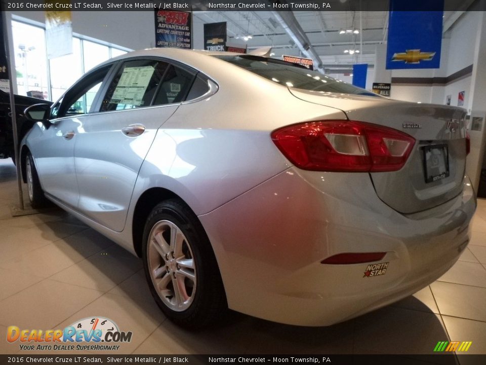 2016 Chevrolet Cruze LT Sedan Silver Ice Metallic / Jet Black Photo #8