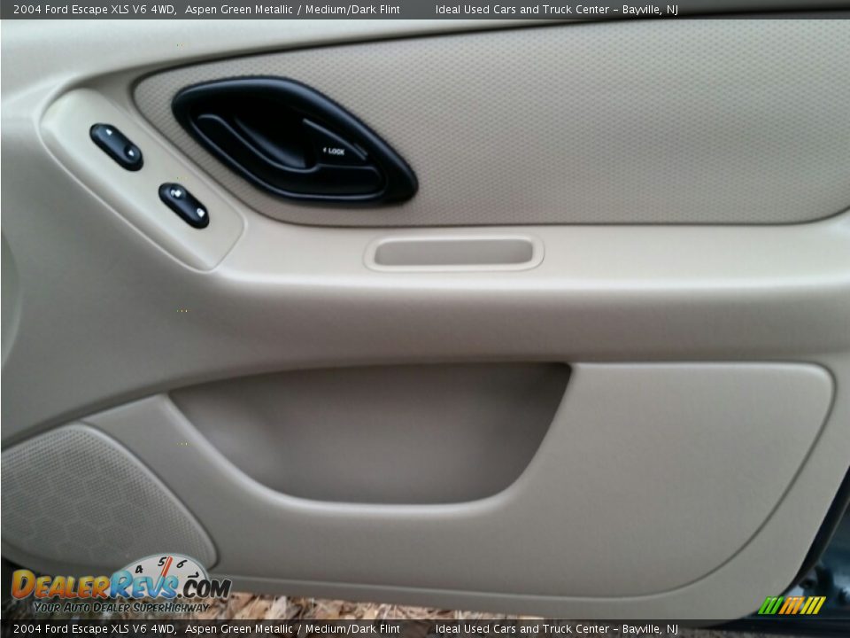 2004 Ford Escape XLS V6 4WD Aspen Green Metallic / Medium/Dark Flint Photo #9