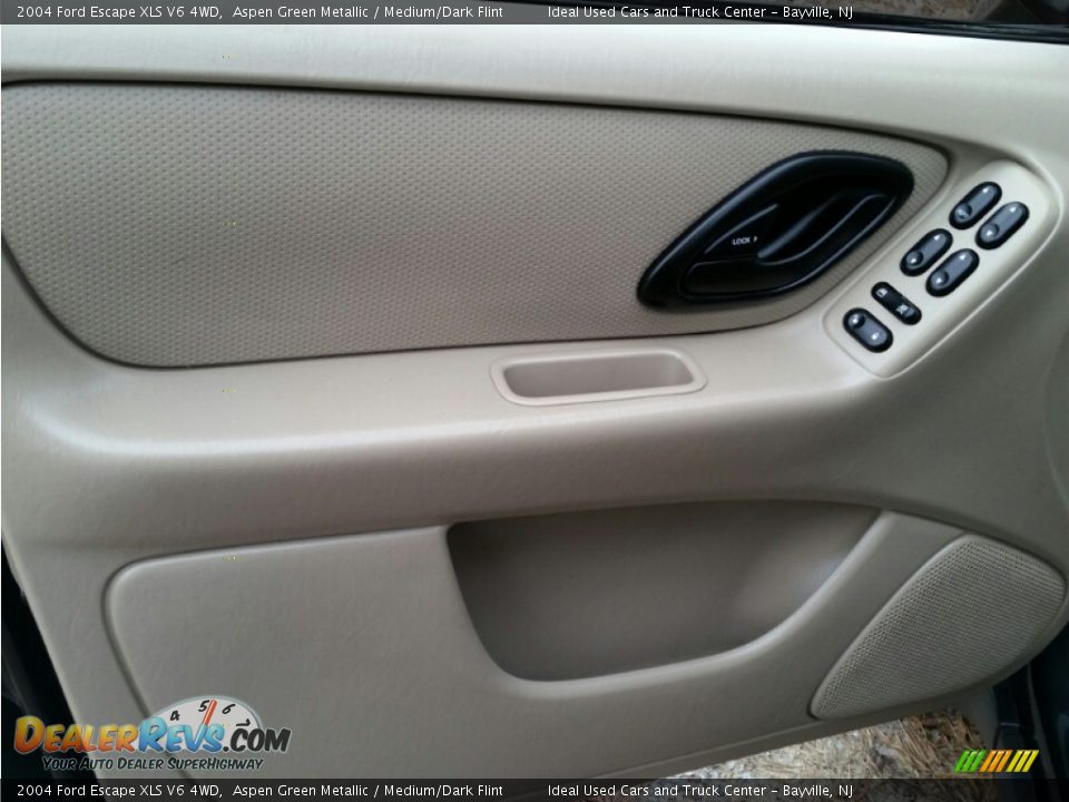 2004 Ford Escape XLS V6 4WD Aspen Green Metallic / Medium/Dark Flint Photo #19