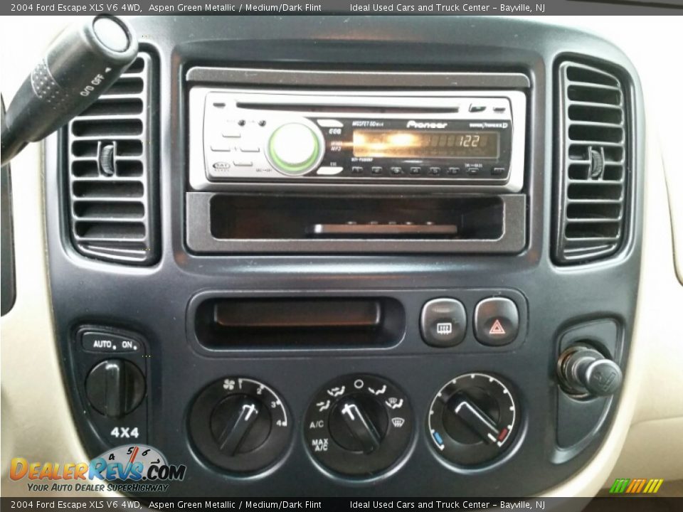 2004 Ford Escape XLS V6 4WD Aspen Green Metallic / Medium/Dark Flint Photo #22