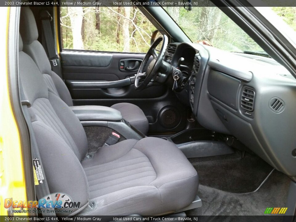 2003 Chevrolet Blazer LS 4x4 Yellow / Medium Gray Photo #9