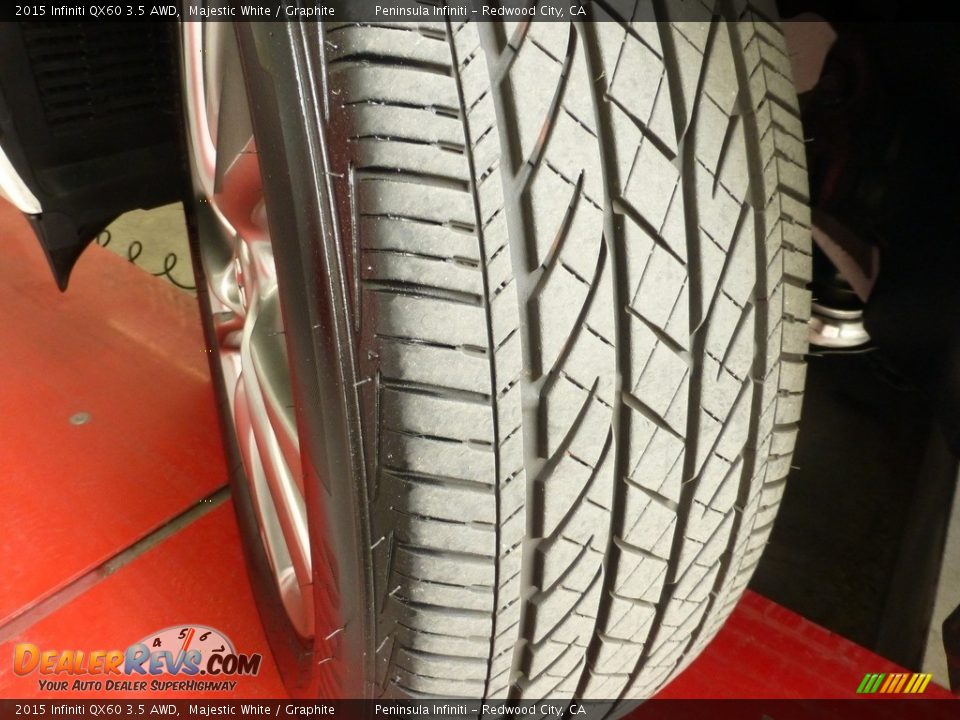 2015 Infiniti QX60 3.5 AWD Majestic White / Graphite Photo #16