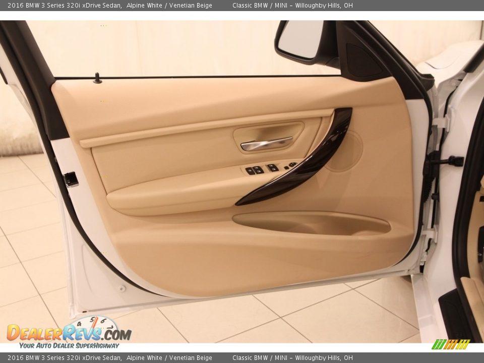 2016 BMW 3 Series 320i xDrive Sedan Alpine White / Venetian Beige Photo #4