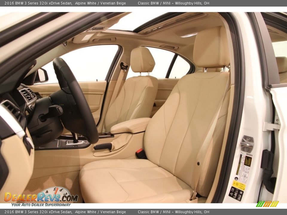 2016 BMW 3 Series 320i xDrive Sedan Alpine White / Venetian Beige Photo #5
