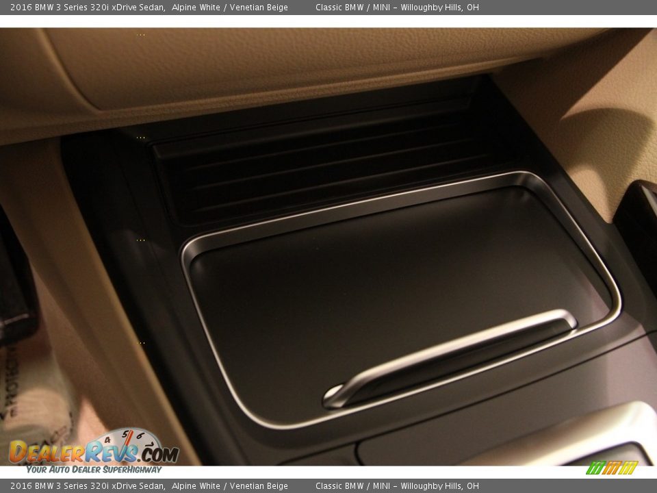 2016 BMW 3 Series 320i xDrive Sedan Alpine White / Venetian Beige Photo #15