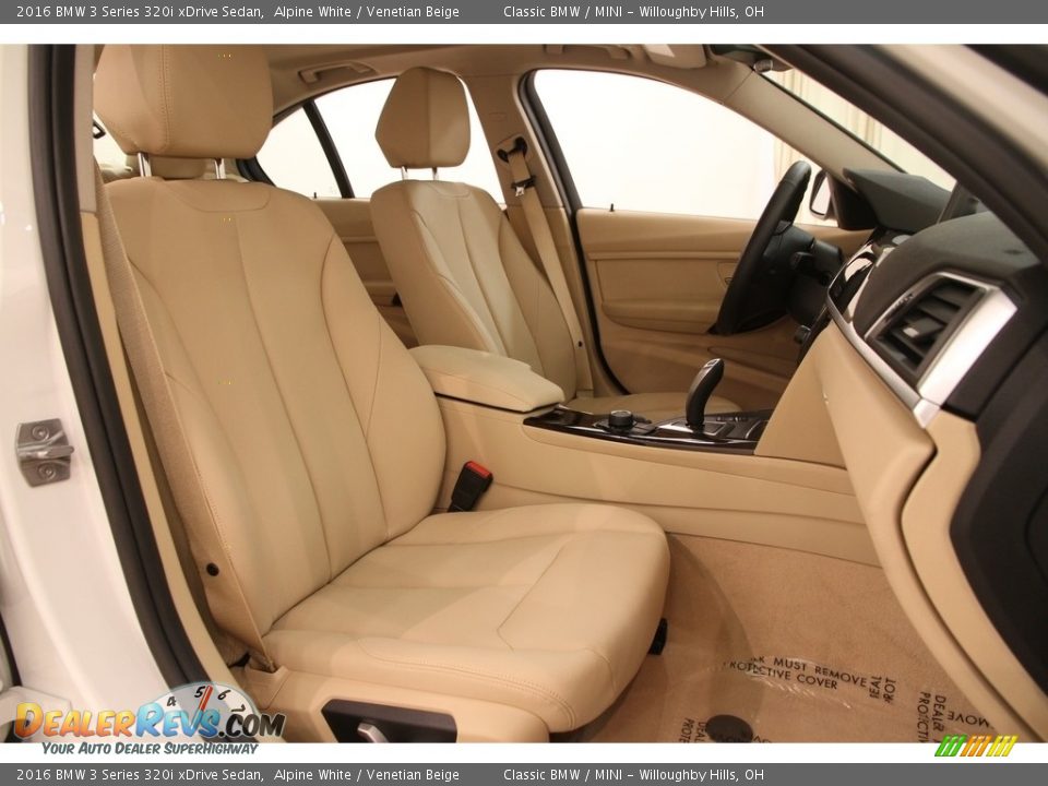 2016 BMW 3 Series 320i xDrive Sedan Alpine White / Venetian Beige Photo #21