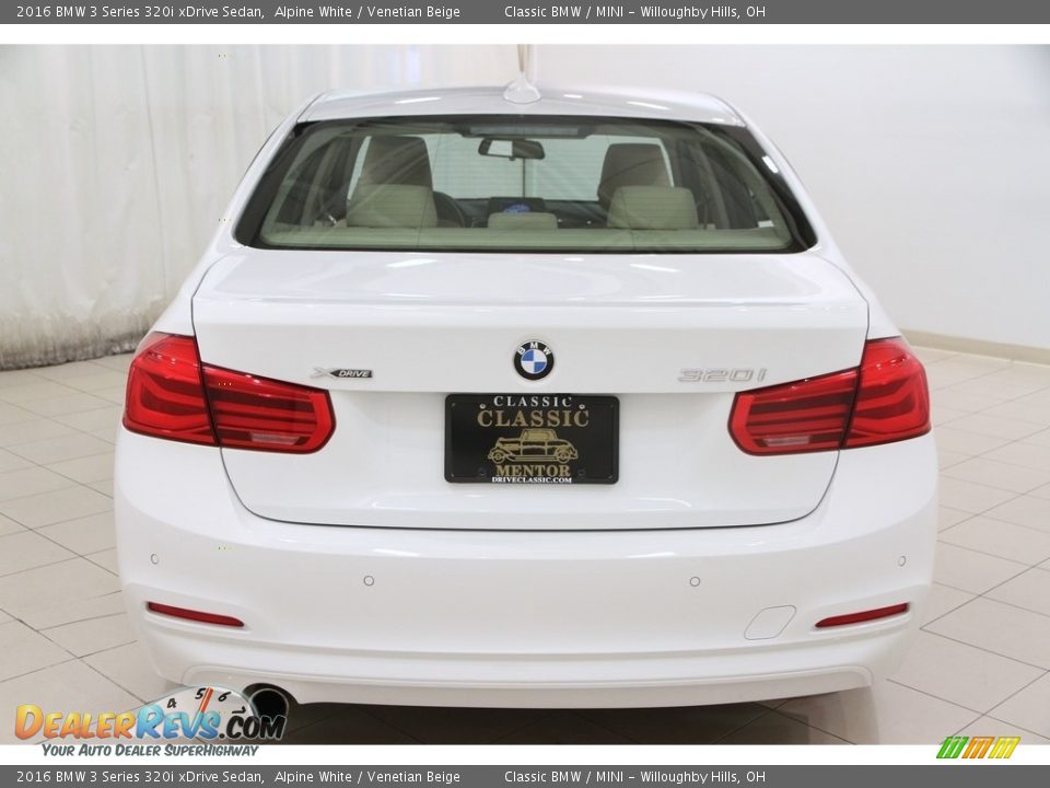 2016 BMW 3 Series 320i xDrive Sedan Alpine White / Venetian Beige Photo #26
