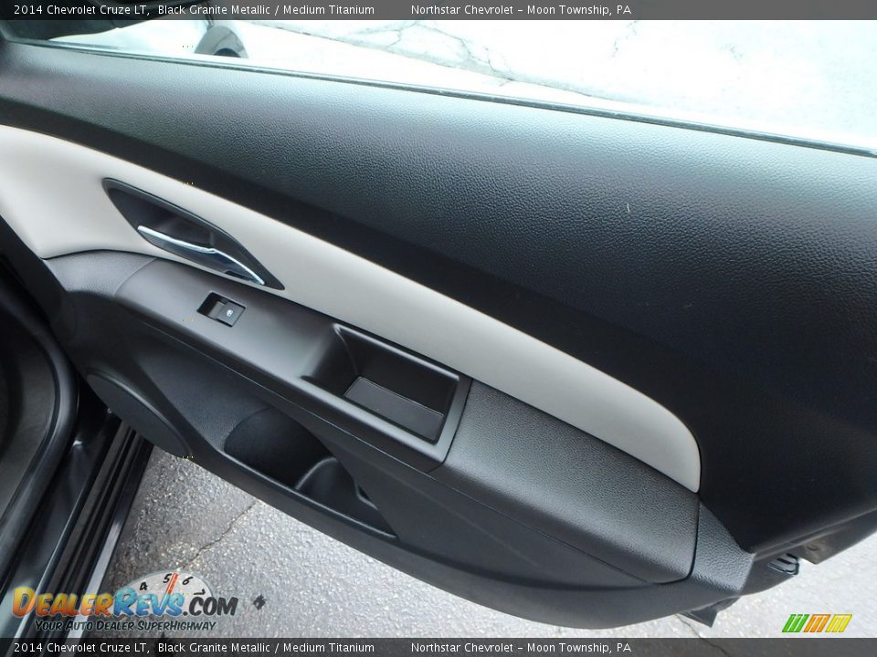 2014 Chevrolet Cruze LT Black Granite Metallic / Medium Titanium Photo #17
