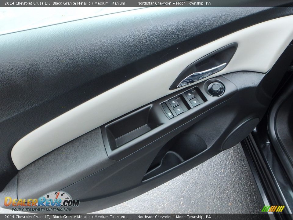 2014 Chevrolet Cruze LT Black Granite Metallic / Medium Titanium Photo #24