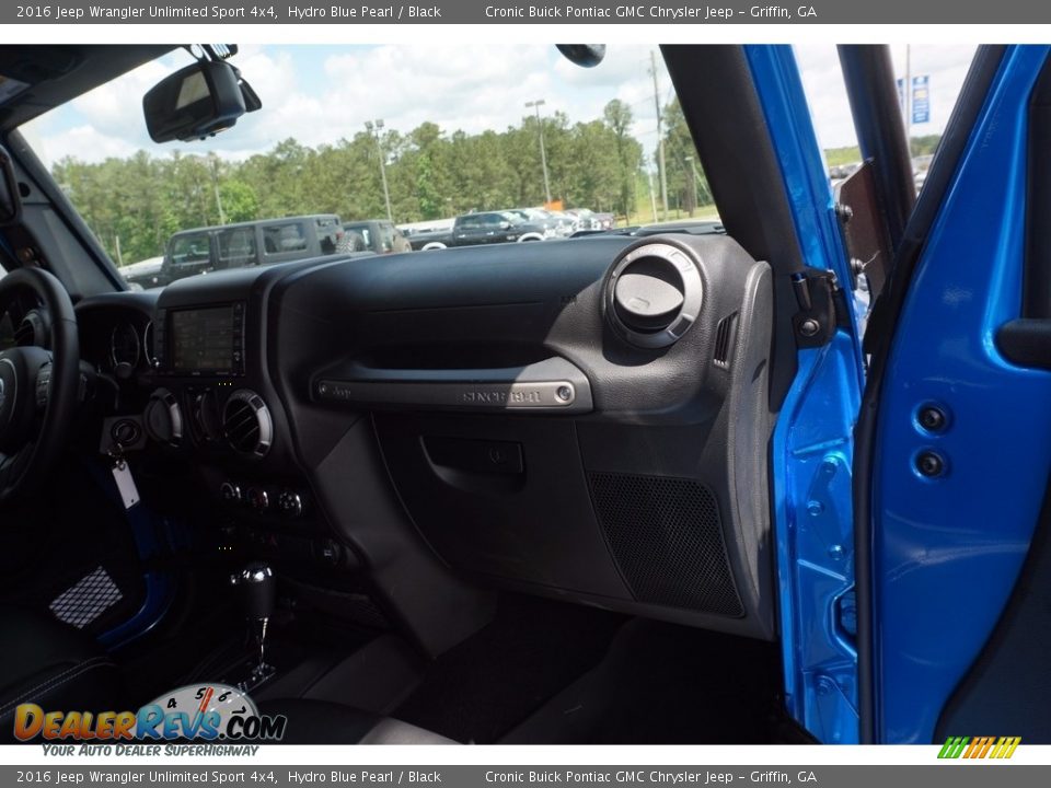 2016 Jeep Wrangler Unlimited Sport 4x4 Hydro Blue Pearl / Black Photo #24