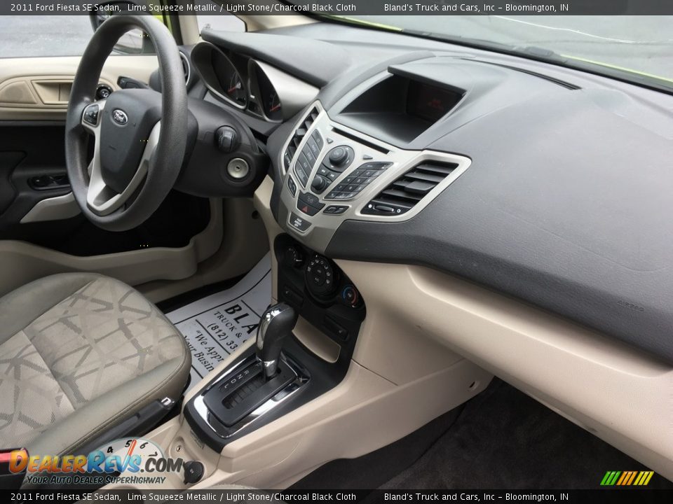 2011 Ford Fiesta SE Sedan Lime Squeeze Metallic / Light Stone/Charcoal Black Cloth Photo #6