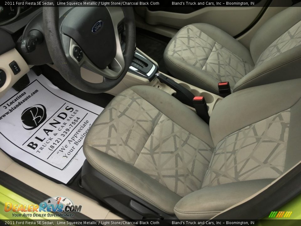 2011 Ford Fiesta SE Sedan Lime Squeeze Metallic / Light Stone/Charcoal Black Cloth Photo #17