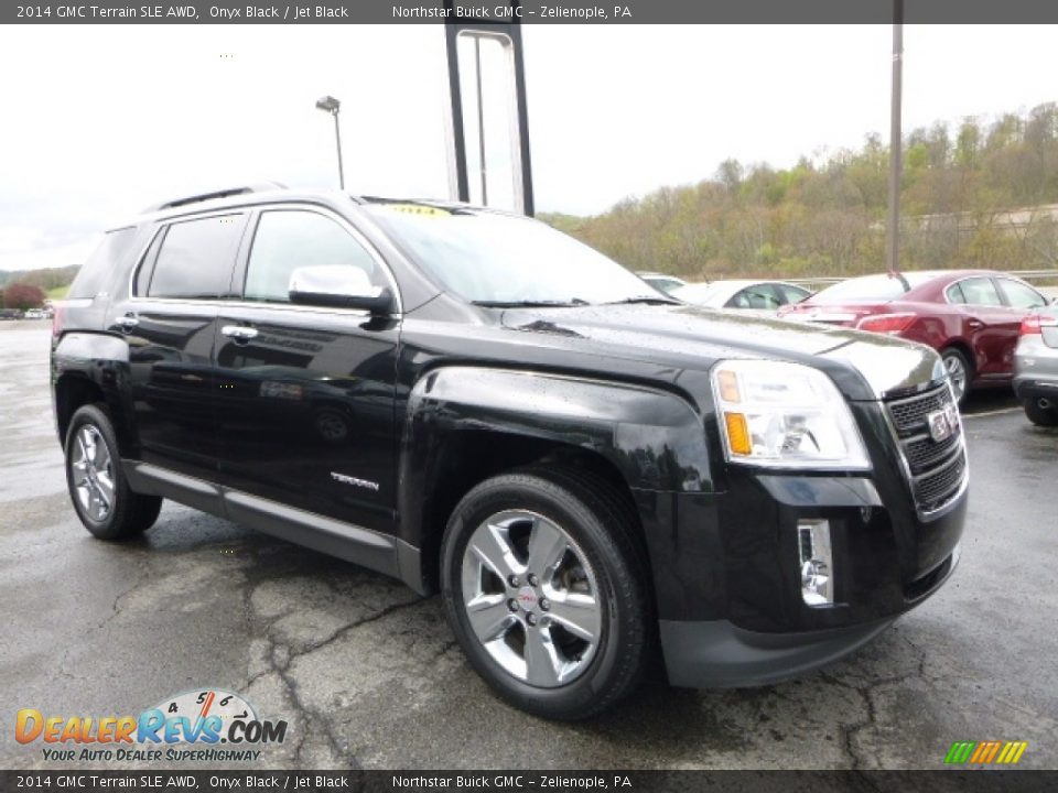 Front 3/4 View of 2014 GMC Terrain SLE AWD Photo #8