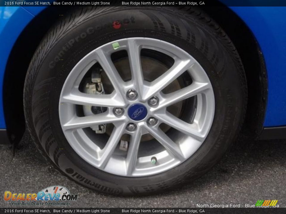 2016 Ford Focus SE Hatch Blue Candy / Medium Light Stone Photo #9