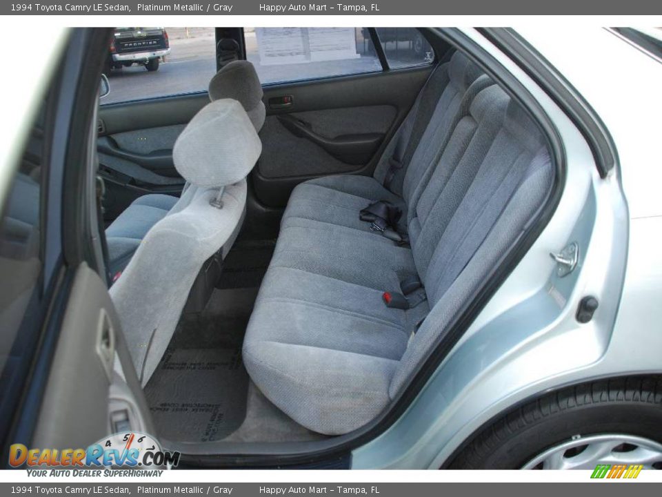 1994 Toyota Camry LE Sedan Platinum Metallic / Gray Photo #10