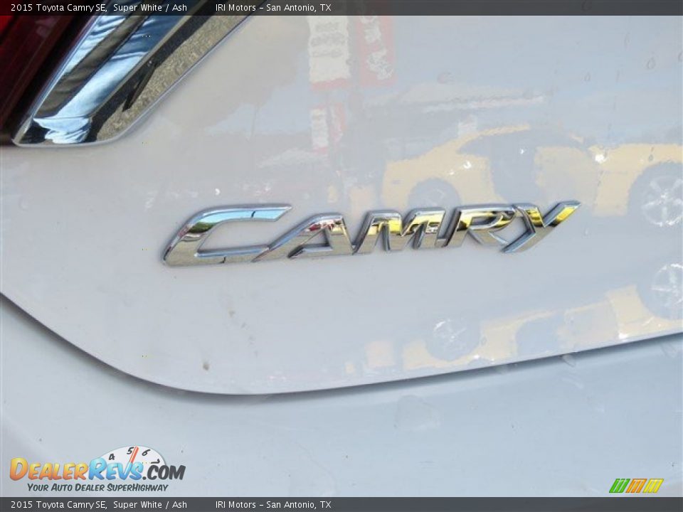 2015 Toyota Camry SE Super White / Ash Photo #22