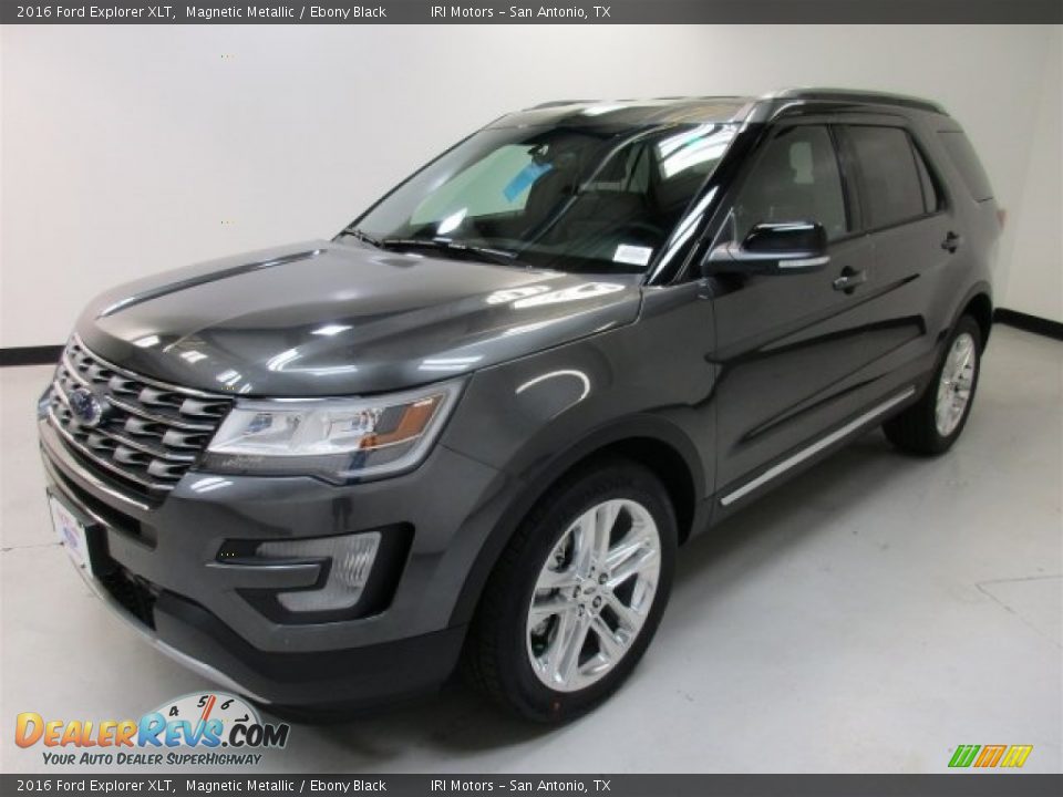 2016 Ford Explorer XLT Magnetic Metallic / Ebony Black Photo #4