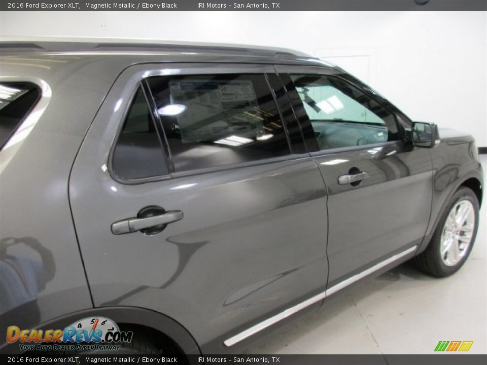 2016 Ford Explorer XLT Magnetic Metallic / Ebony Black Photo #11