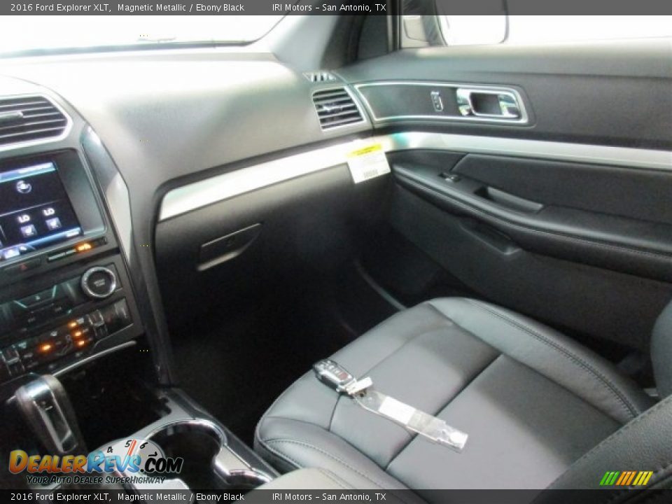 2016 Ford Explorer XLT Magnetic Metallic / Ebony Black Photo #15