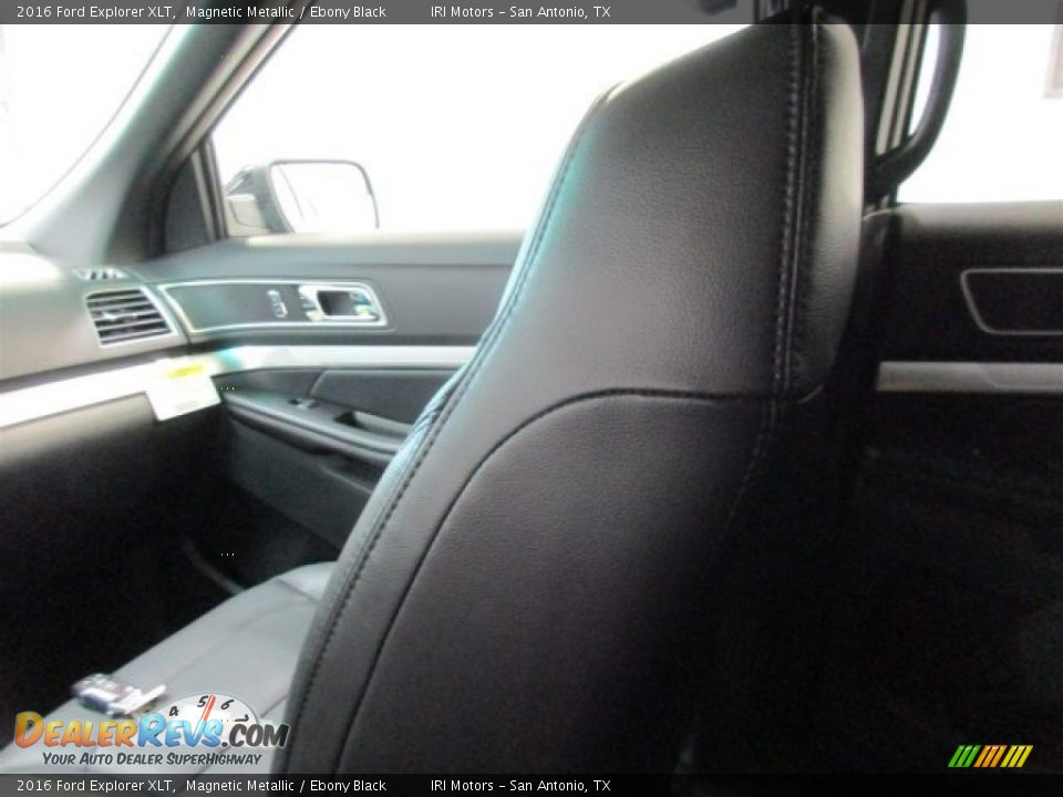 2016 Ford Explorer XLT Magnetic Metallic / Ebony Black Photo #16
