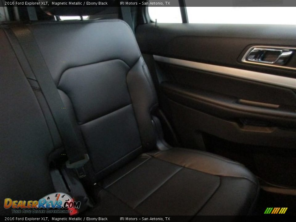 2016 Ford Explorer XLT Magnetic Metallic / Ebony Black Photo #19