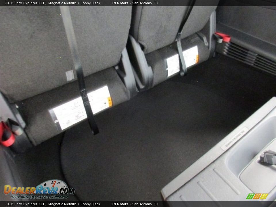 2016 Ford Explorer XLT Magnetic Metallic / Ebony Black Photo #25