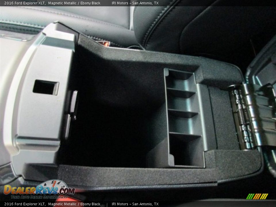 2016 Ford Explorer XLT Magnetic Metallic / Ebony Black Photo #33