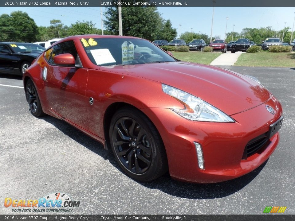 Front 3/4 View of 2016 Nissan 370Z Coupe Photo #9