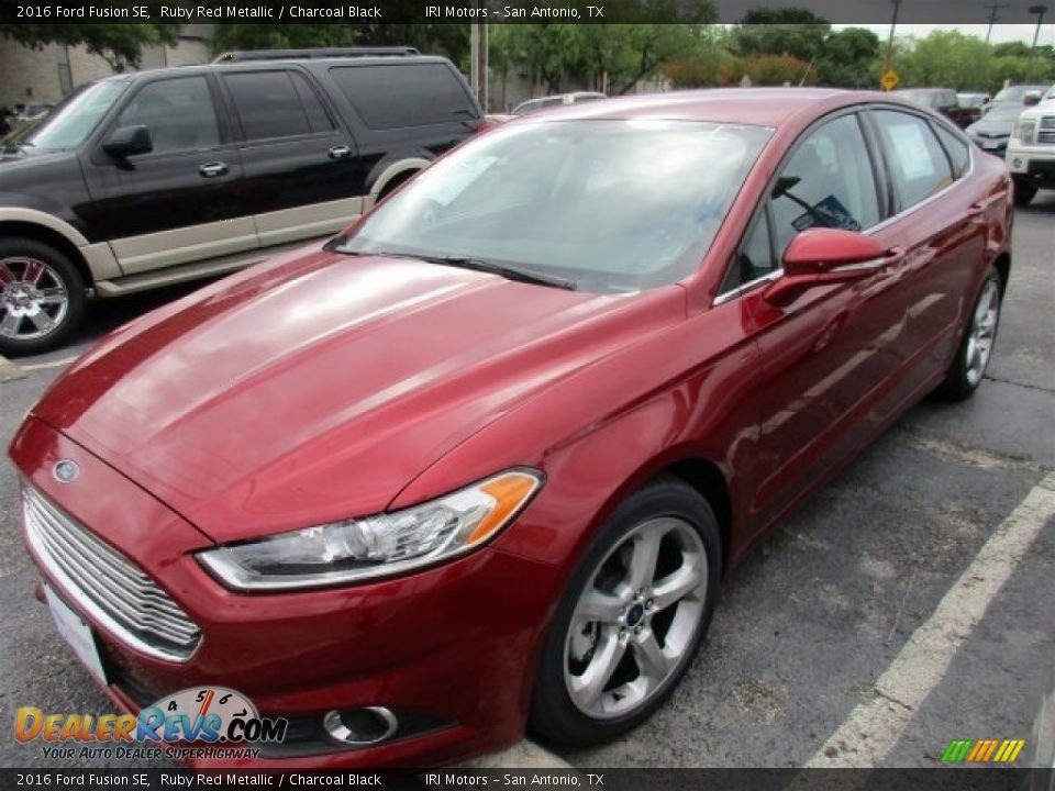 2016 Ford Fusion SE Ruby Red Metallic / Charcoal Black Photo #2