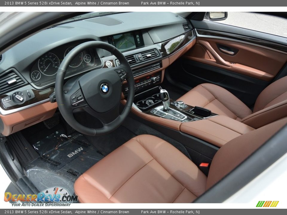 2013 BMW 5 Series 528i xDrive Sedan Alpine White / Cinnamon Brown Photo #10
