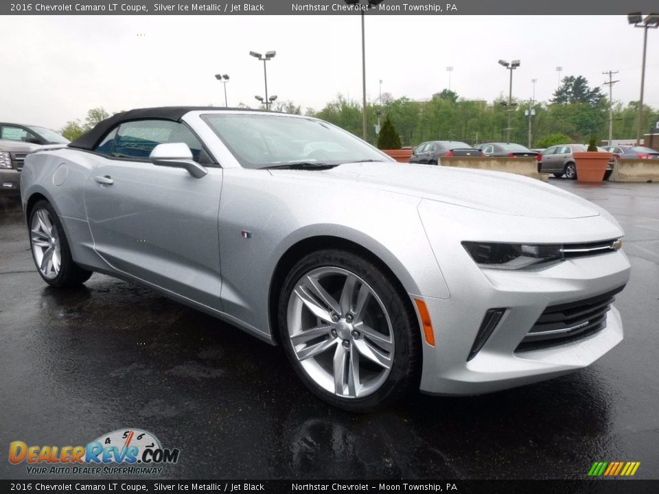 Front 3/4 View of 2016 Chevrolet Camaro LT Coupe Photo #3