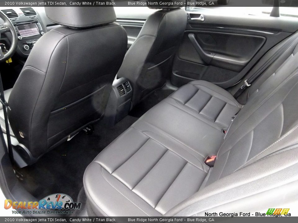 2010 Volkswagen Jetta TDI Sedan Candy White / Titan Black Photo #29