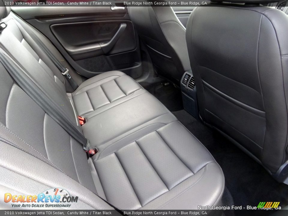 2010 Volkswagen Jetta TDI Sedan Candy White / Titan Black Photo #30