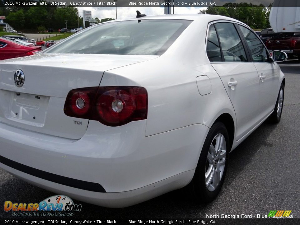 2010 Volkswagen Jetta TDI Sedan Candy White / Titan Black Photo #33