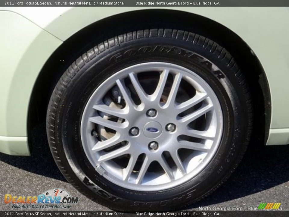2011 Ford Focus SE Sedan Natural Neutral Metallic / Medium Stone Photo #9